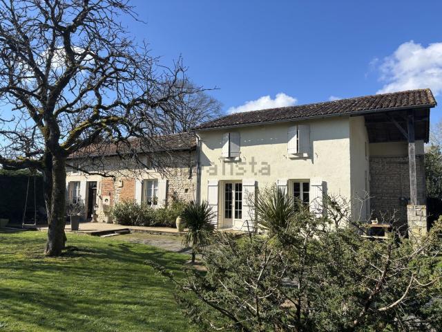 Maison vente à La Touche, Saint-Coutant