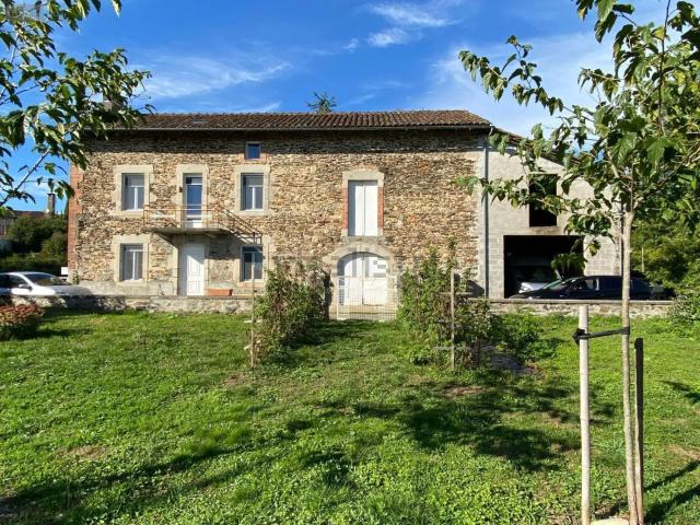 Maison vente à Saint-Étienne-de-Maurs, Cantal