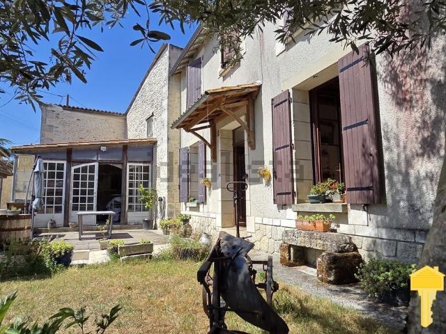Maison vente à Les Moulins, Saint-Fort-sur-Gironde