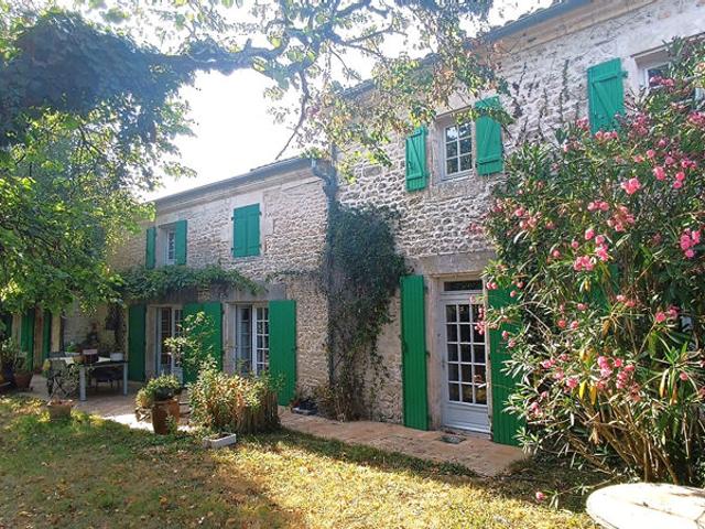 Maison vente à Saint-hippolyte, La Pinaudière