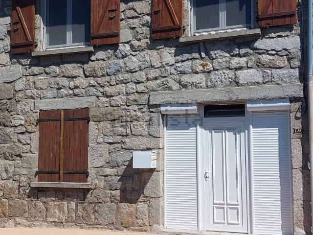 Maison vente à Intres, Saint-Julien-d'Intres