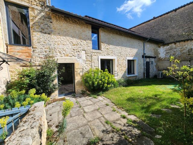 Maison vente à La Roche, Saint-Julien-l'Ars
