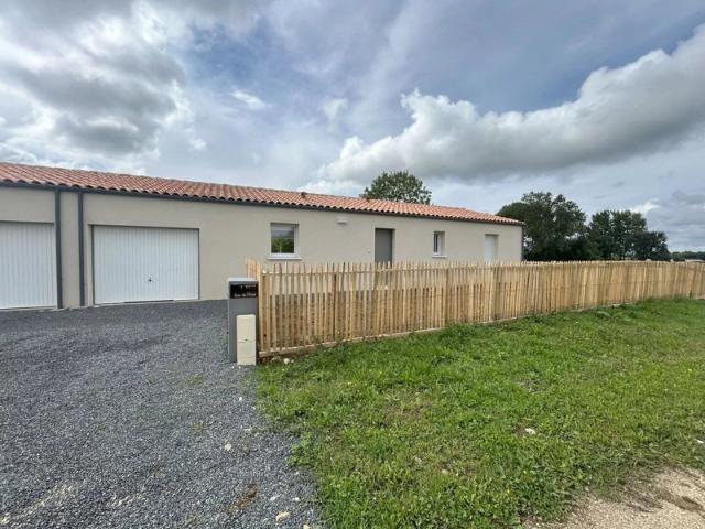 Maison location à France métropolitaine, Saint-martial-de-vitaterne