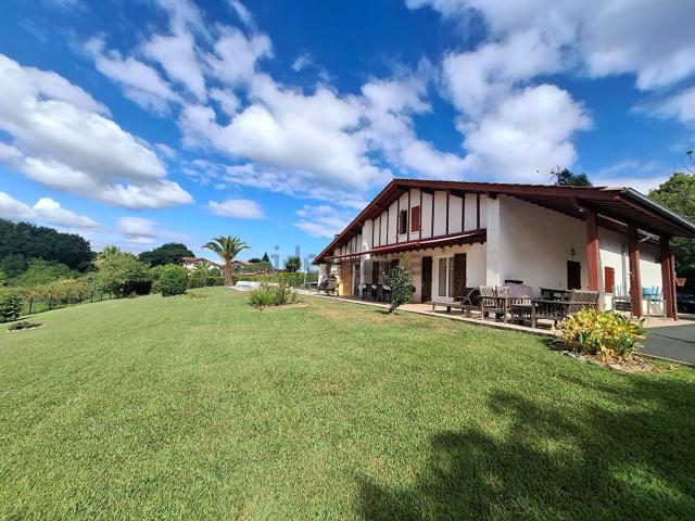 Maison vente à Lapurdi, Saint-Pée-sur-Nivelle
