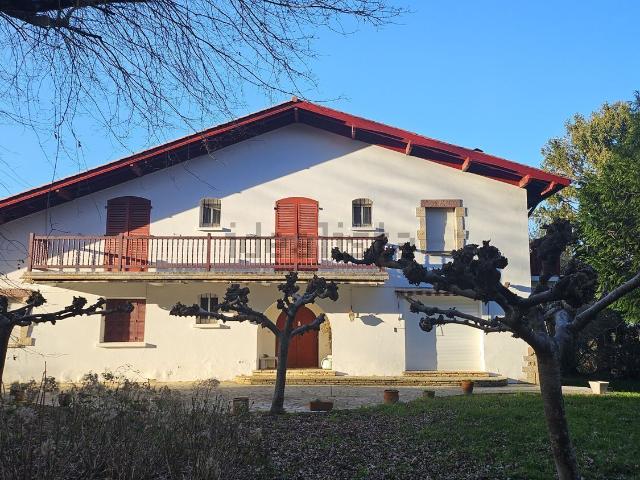 Maison vente à Lapurdi, Saint-Pée-sur-Nivelle