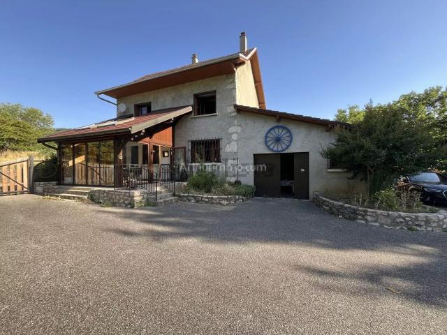 Maison vente à Le Célan, Saint-Pierre-de-Curtille
