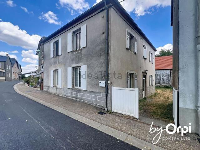 Maison vente à Laval, Saint-Priest-des-Champs