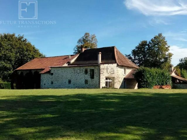 Maison vente à Saint-Saud-Lacoussière, Dordogne