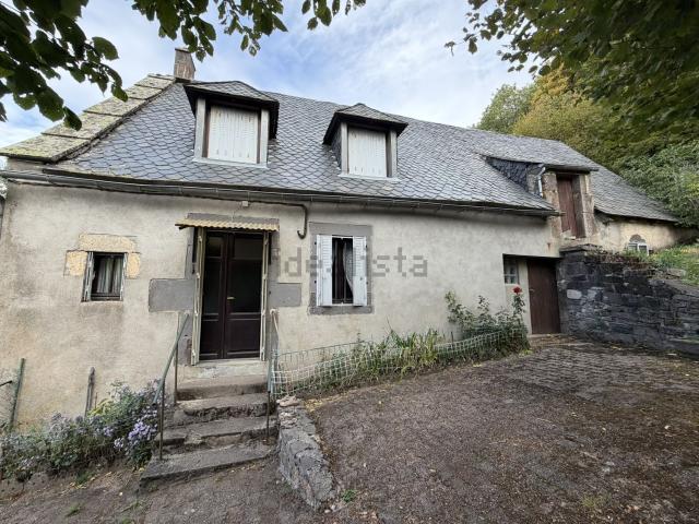 Maison vente à La Collonge, Saint-Sauves-d'Auvergne