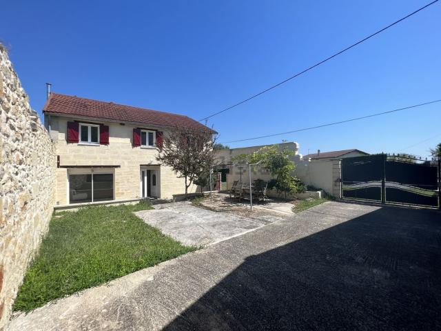 Maison vente à Le Barrage, Porchères