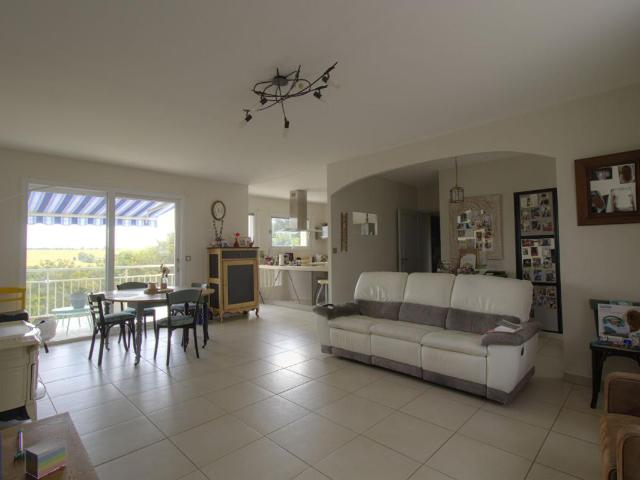 Maison vente à Parthenay, Sainte-ouenne