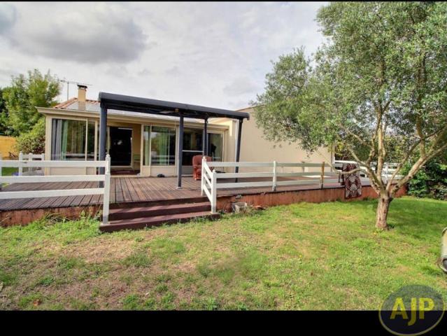 Maison vente à France métropolitaine, Saintes