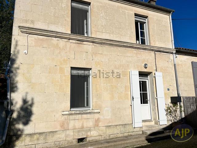 Maison location à Saint-Pallais, Saintes