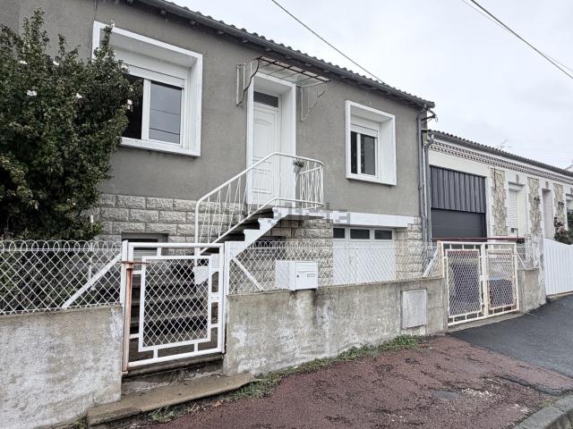 Maison location à Saint-Vivien, Saintes