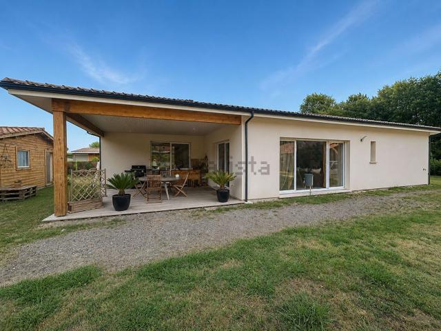 Maison vente à Argilas, Salles