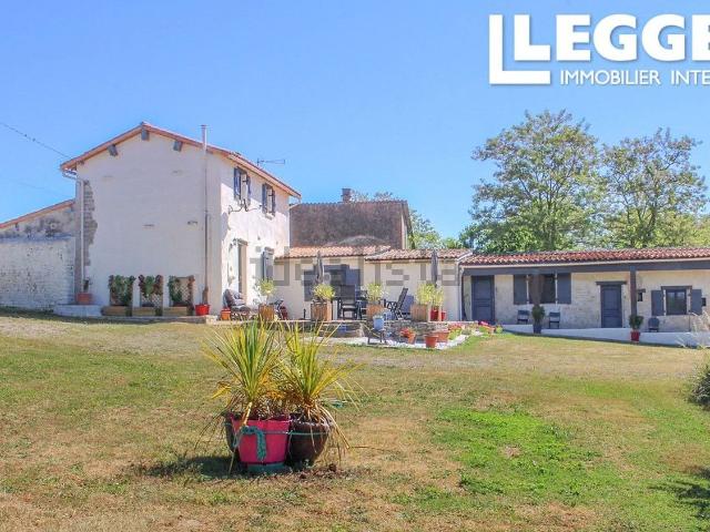 Maison vente à Champ Poignard, Salles