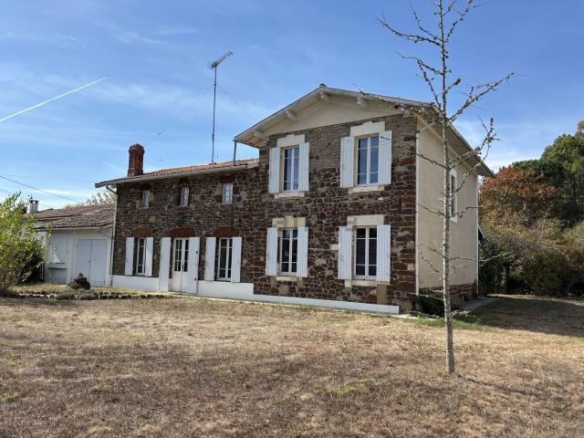 Maison vente à Lanot, Salles