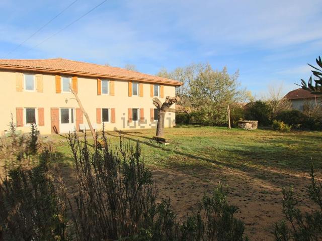 Maison vente à Bilos, Salles