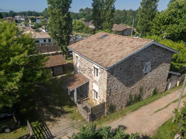 Maison vente à Lanot, Salles