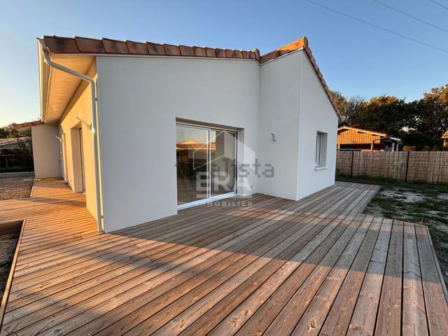 Maison vente à Lavignolle, Salles