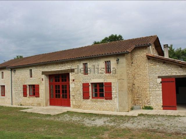 Maison location à Chatarnaud, Salles-de-Villefagnan