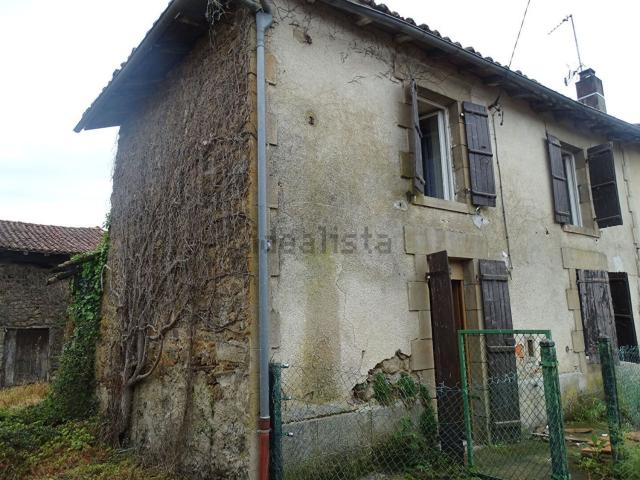Maison vente à Les Champinards, Saulgond