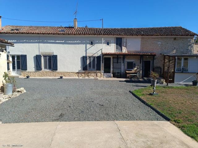 Maison vente à Sauzé-Vaussais, Sauzé-entre-Bois