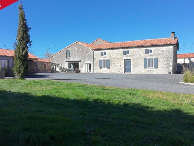 Ferme vente à Savigné, Vienne
