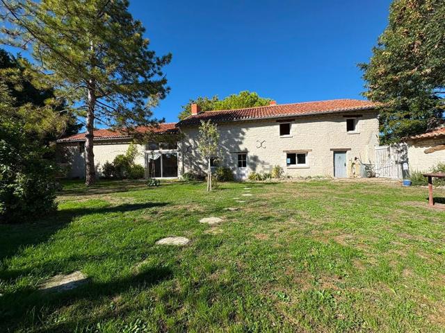 Maison vente à Les Thibauderies, Sérigny