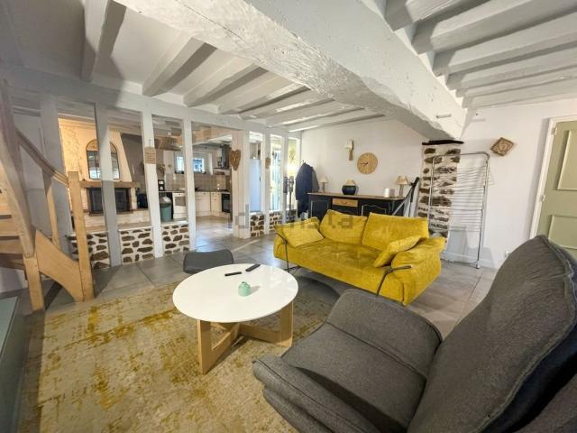 Maison vente à Bourg, Soulaire-et-Bourg