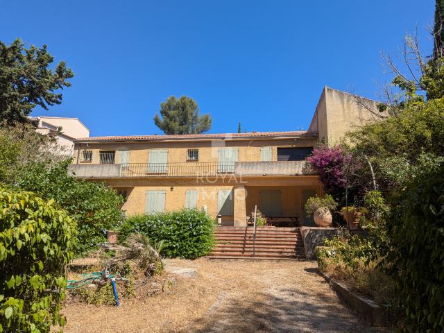 Maison vente à Arrondissement de Toulon, Toulon