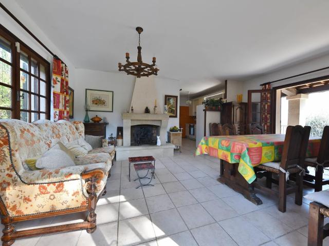 Maison vente à Nîmes, Uzès