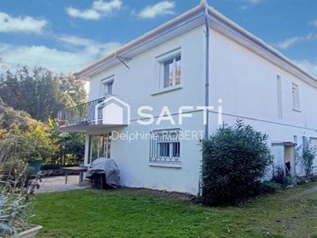 Villa vente à France métropolitaine, Saint-georges-des-coteaux