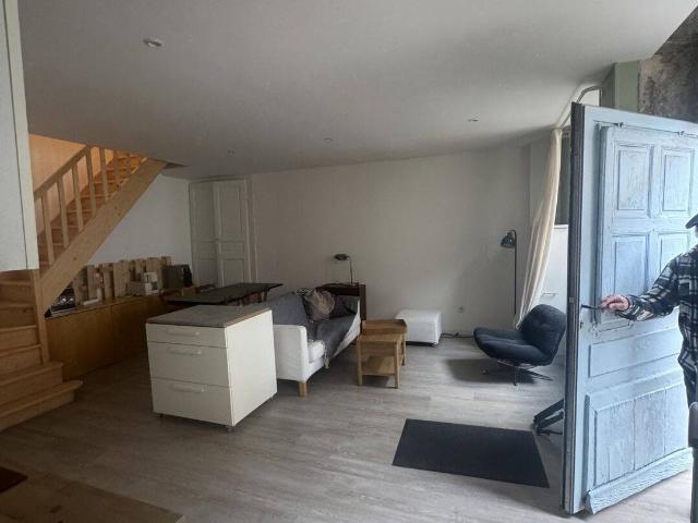 Maison location à Sous le Mas, Villebois