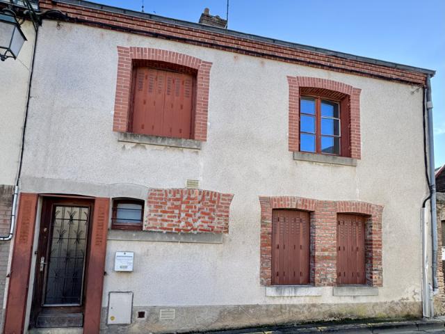 Maison vente à Vierzon, Sainte-montaine