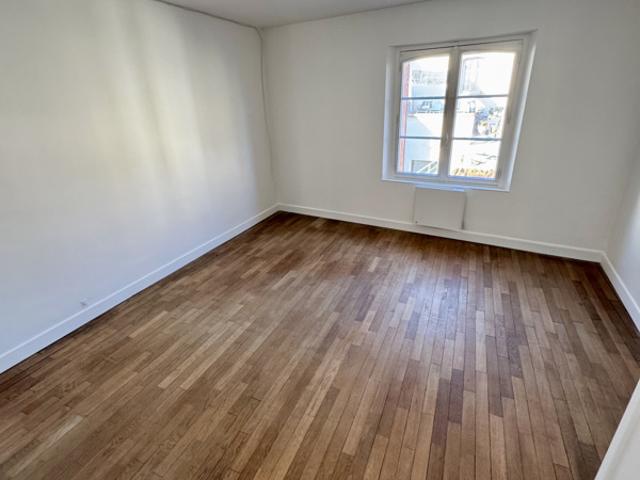 Maison vente à Vierzon, Sainte-montaine