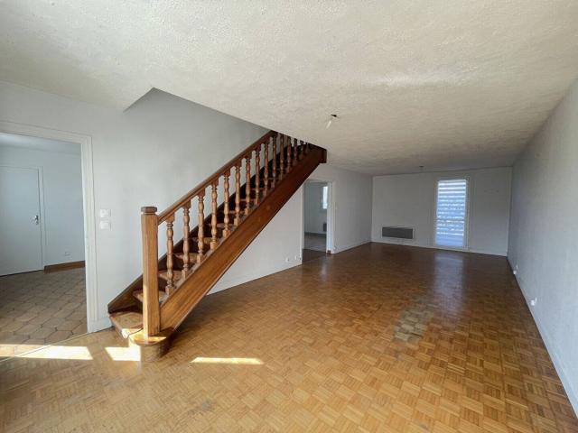 Maison location à Puy Blanc, Arpajon-sur-Cère
