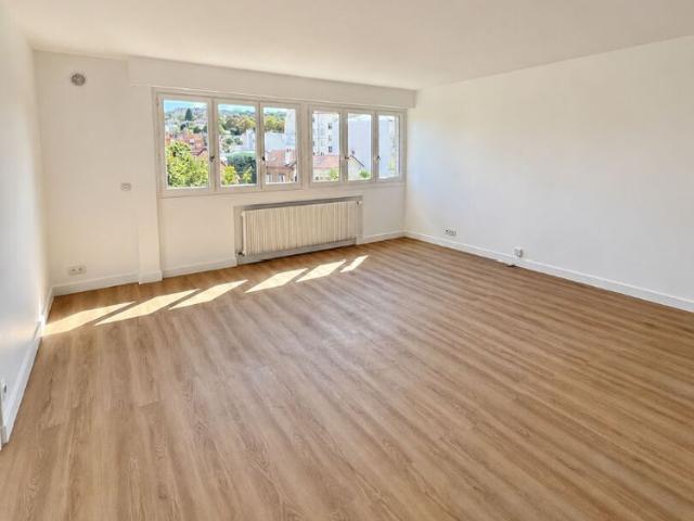 Maison location à Les Ménagères, Meudon