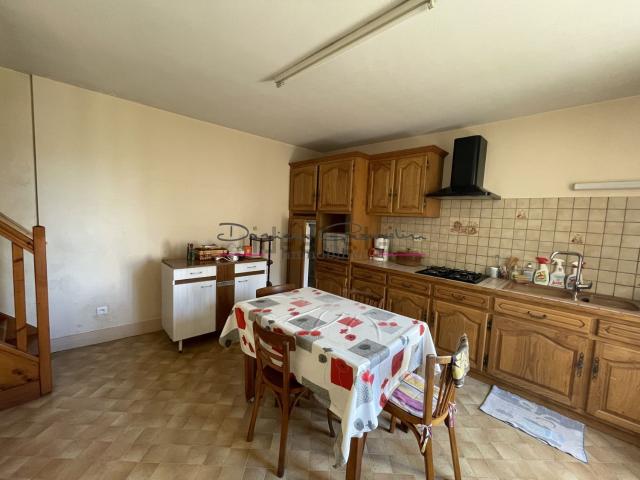 Maison vente à Bourg-de-Thizy, Thizy-les-Bourgs