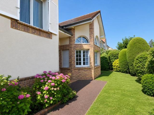 Maison vente à Saint-Germain-en-Laye, Croissy-sur-seine