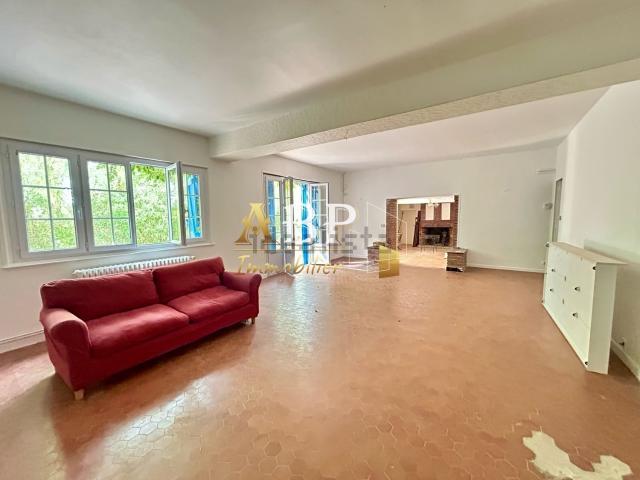 Maison vente à La Petite Touche, Unverre