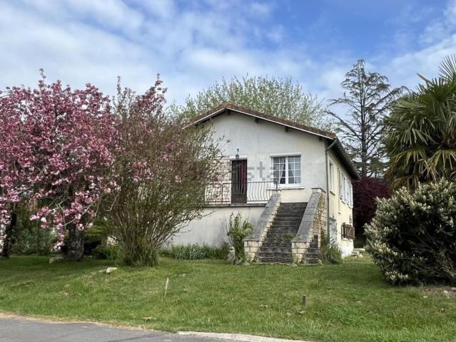 Maison vente à Saint-Amant-de-Bonnieure, Val-de-Bonnieure