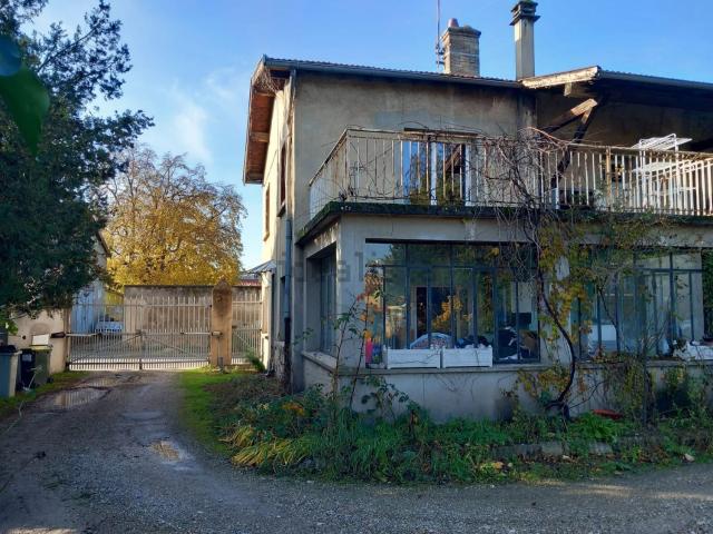 Maison vente à Le Village, Vaulx-en-Velin