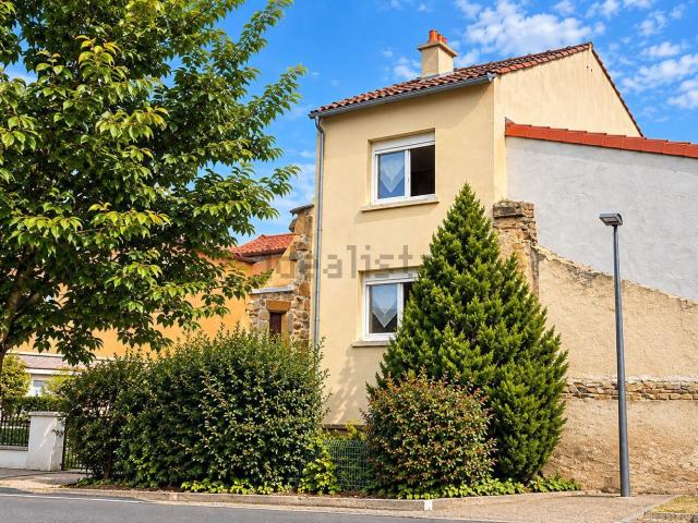 Maison vente à Les Murs, Vic-le-Comte