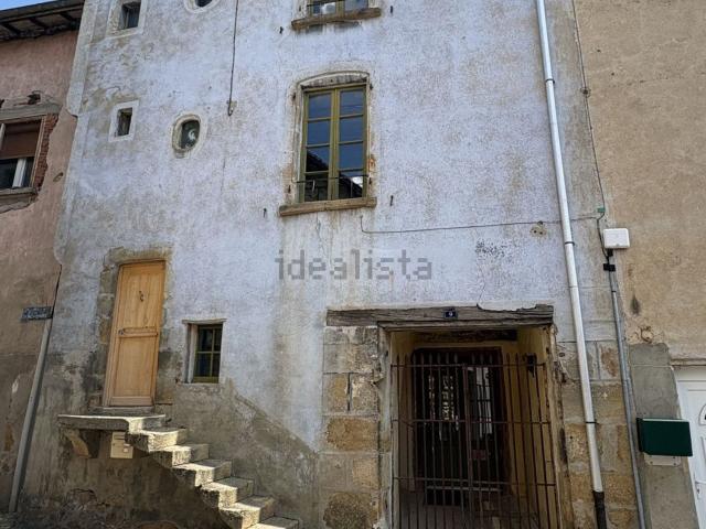 Maison location à Les Murs, Vic-le-Comte