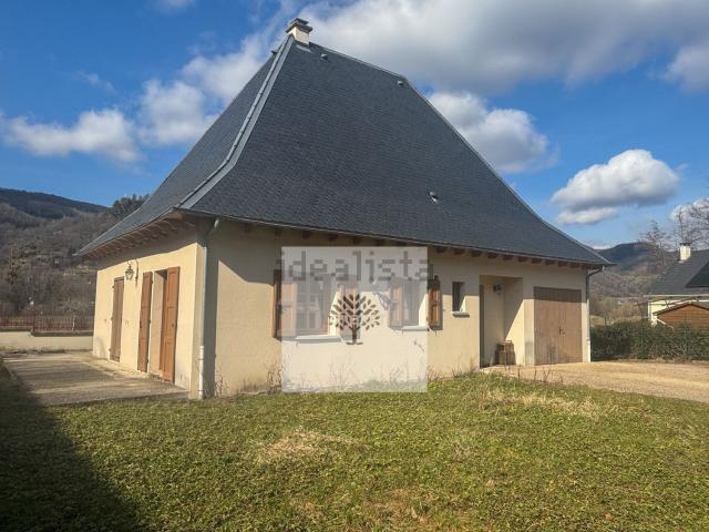 Maison vente à Place de l'Hôtel de Ville, Vic-sur-Cère