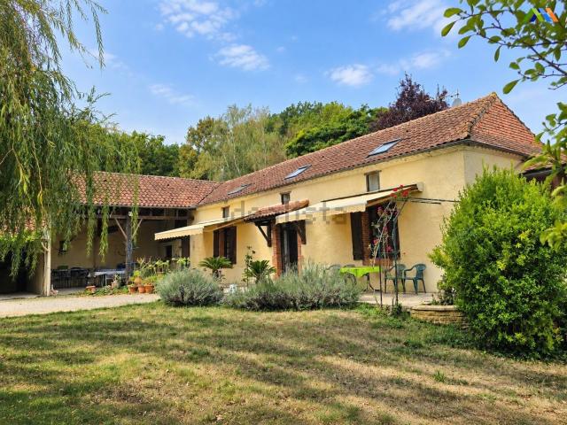 Maison vente à Place de la Liberté, Villecomtal-sur-Arros