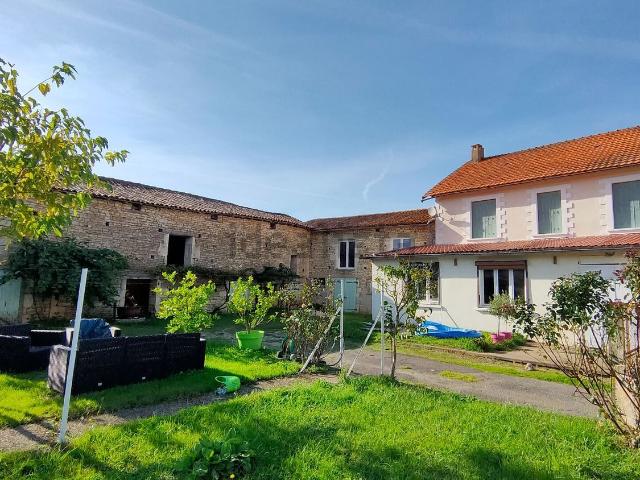 Maison vente à Nieuillet, Voulême