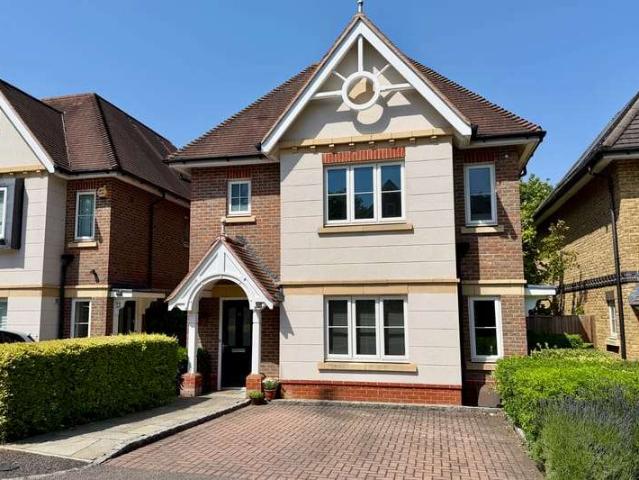 Maisonette for sale in Heatherside, Heol-las