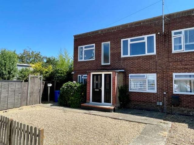 Maisonette for sale in Blackwater and Hawley, Hart